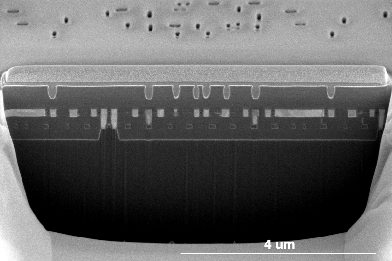 Imágenes de análisis SEM - Chip IC