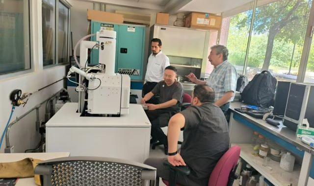 CIQTEK SEM3200 instalado exitosamente en el laboratorio de la Universidad de Monterrey, México