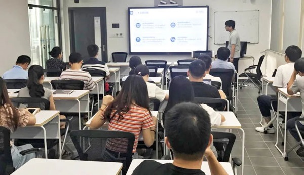 Curso de laboratorio de computación cuántica en QuArtist Center, Shanghai, China