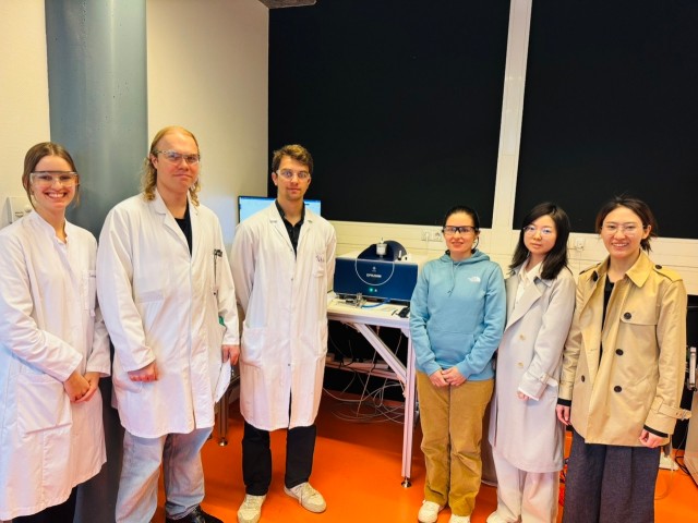 CIQTEK entregó recientemente un aparato EPR200M a la Universidad de Utrecht, Países Bajos.